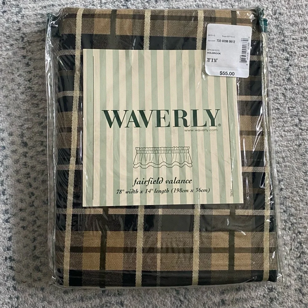 Waverly Fairfield Valance in Black and Gold Plaid
